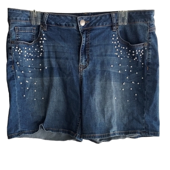 Lane bryant pearl and rhinestone jean shorts - Picture 1 of 4